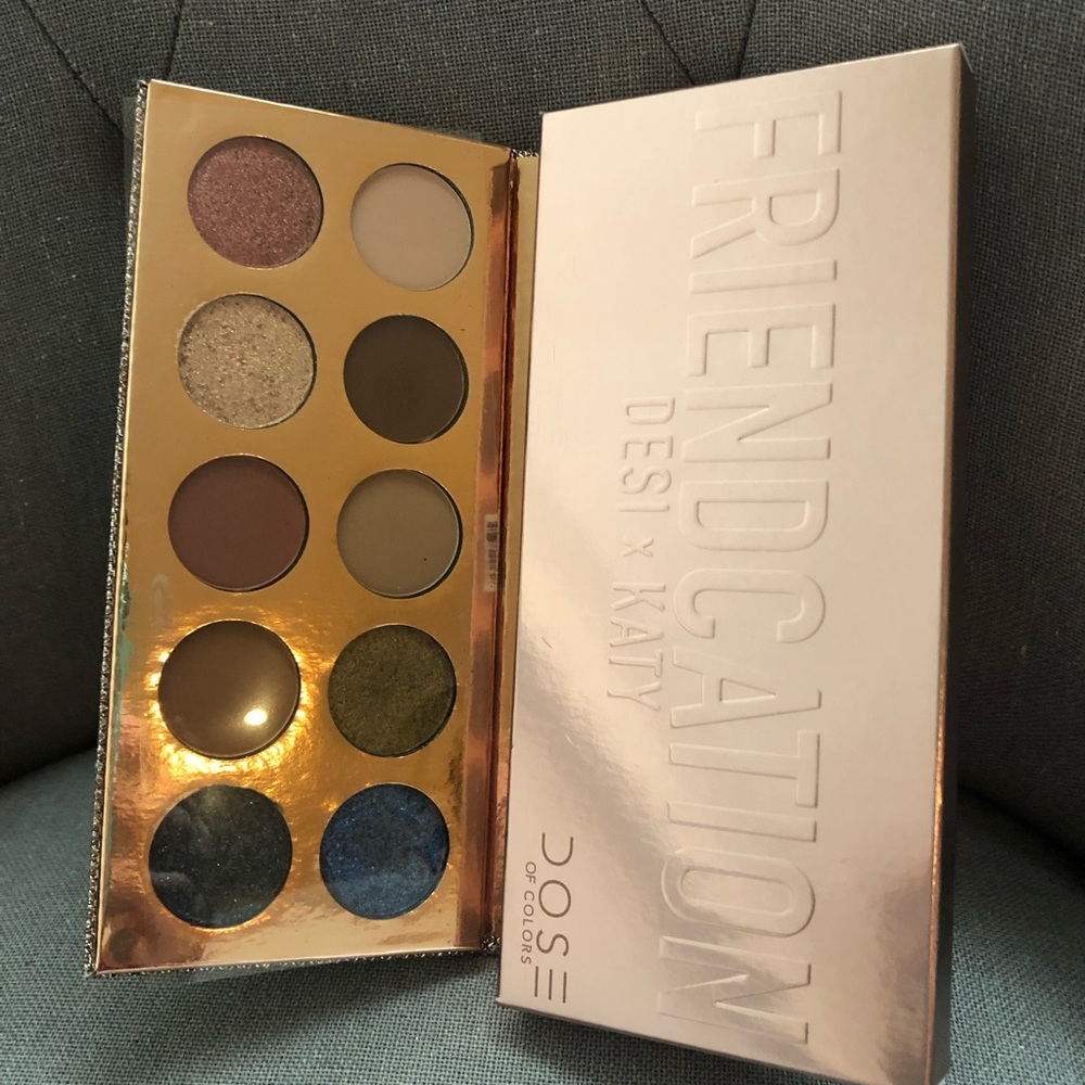Dose of colors Friendcation palette